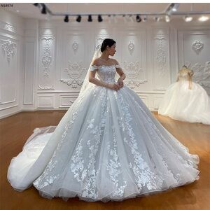 BRAND NEW Elegant White Wedding Dress